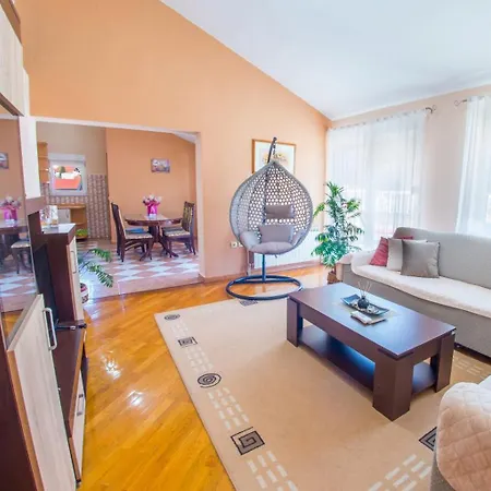 Apartment Spacious Overlooking Mostar