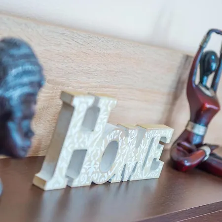 Spacious Overlooking Apartman *