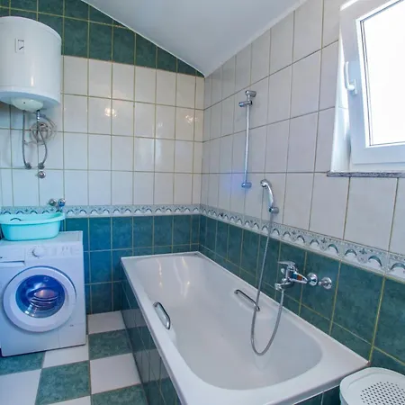 Spacious Overlooking Apartment Mostar