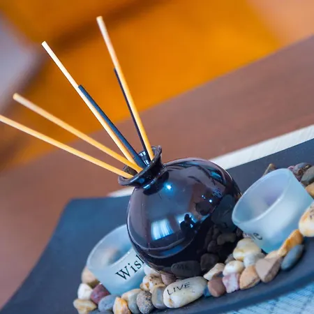 Spacious Overlooking Apartman